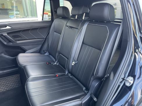 Certified 2024 Volkswagen Tiguan SE R-Line AWD/4WD image 9
