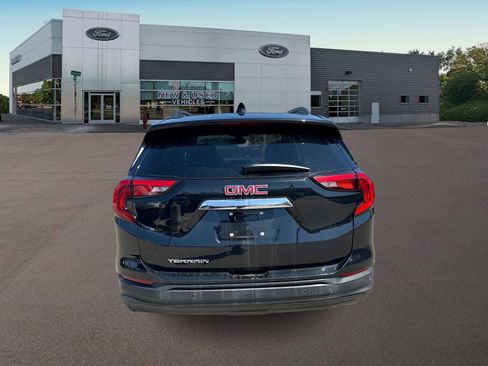 Used 2020 GMC Terrain SLE w/ Driver Convenience Package FWD image 10