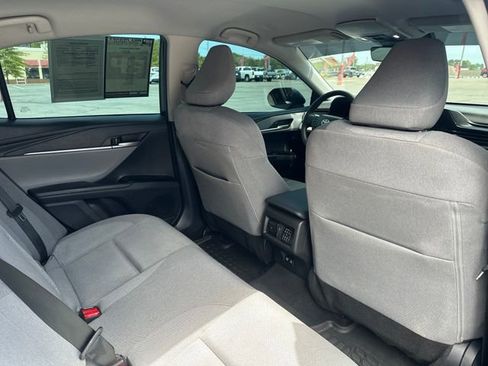 Used 2025 Toyota Camry LE w/ Convenience Package image 13