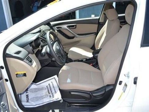 Used 2015 Hyundai Elantra SE w/ Option Group 02 FWD image 11
