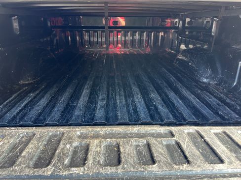 Used 2018 GMC Sierra 1500 SLE w/ SLE Value Package AWD/4WD image 10