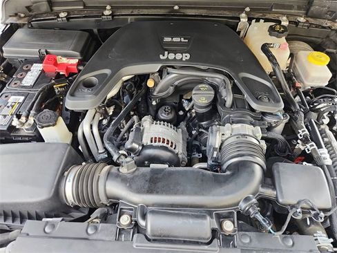 Used 2019 Jeep Wrangler Unlimited Rubicon image 25