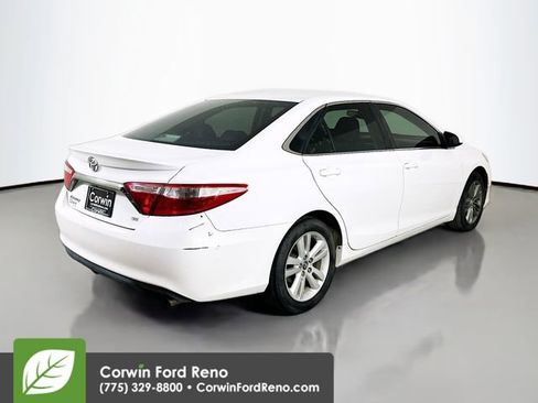 Used 2015 Toyota Camry SE image 7