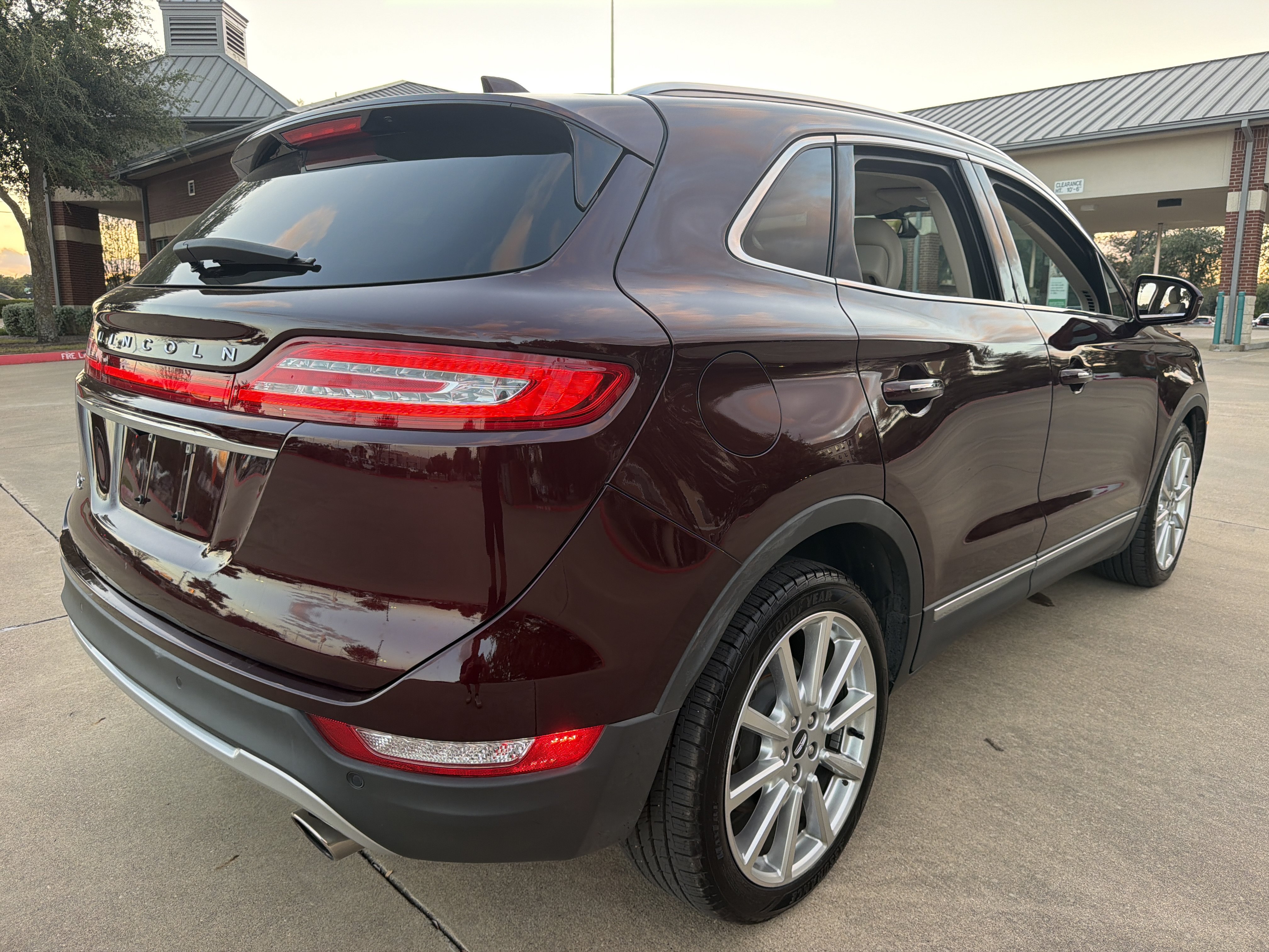 Used 2019 Lincoln MKC Reserve w/ MKC Climate Package FWD image 7
