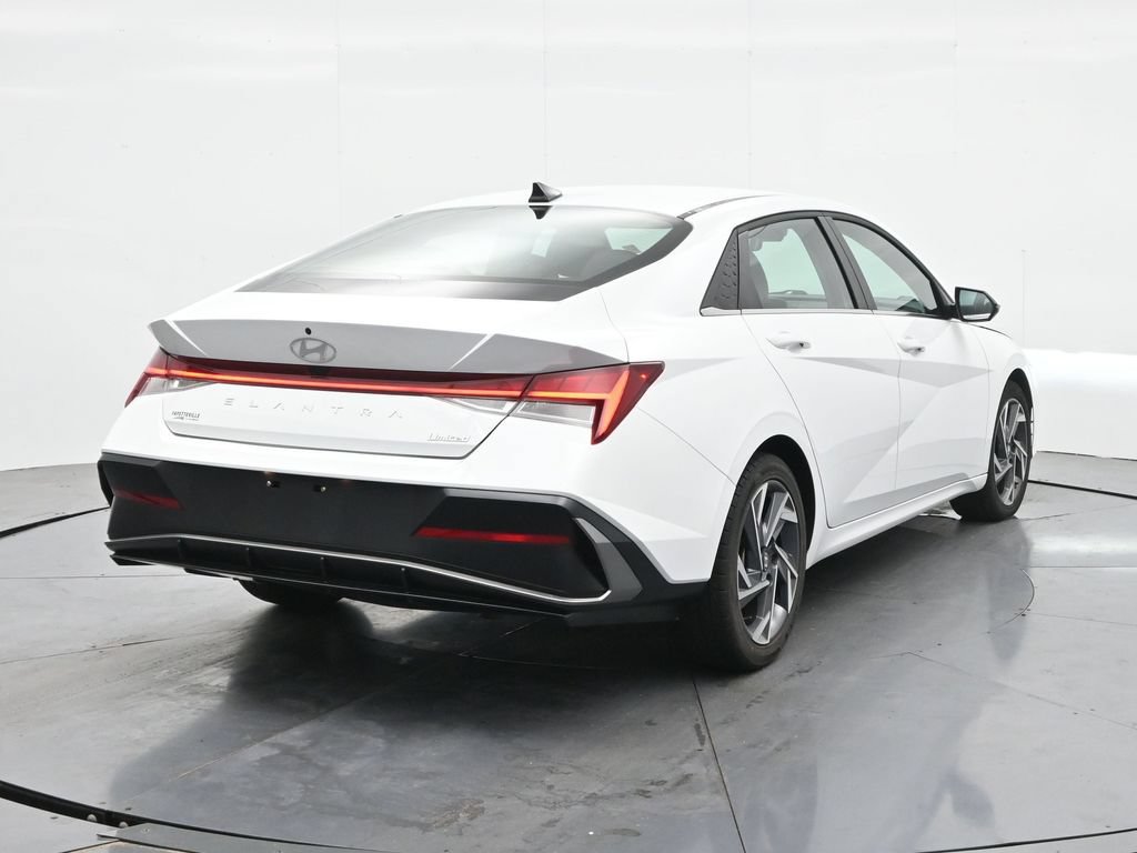Used 2025 Hyundai Elantra Limited FWD image 5