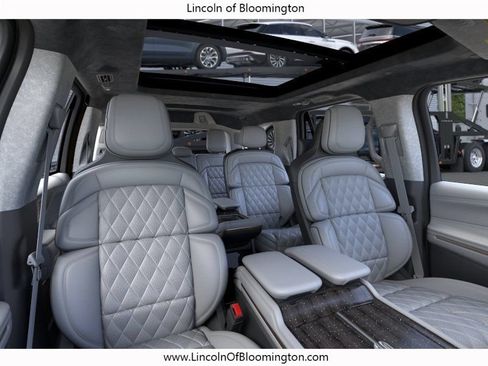 New 2026 Lincoln Navigator Black Label w/ Black Label Special Edition AWD/4WD image 13
