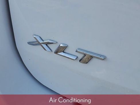 Used 2021 Ford Explorer XLT w/ Equipment Group 202A AWD/4WD image 7