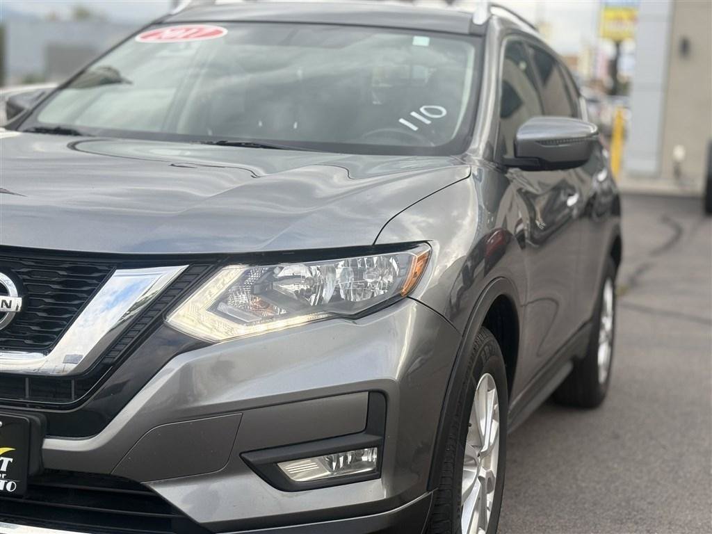 Used 2017 Nissan Rogue SV AWD/4WD image 13