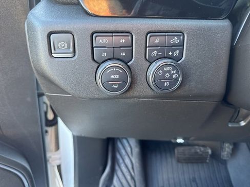 Used 2022 Chevrolet Silverado 1500 RST image 19