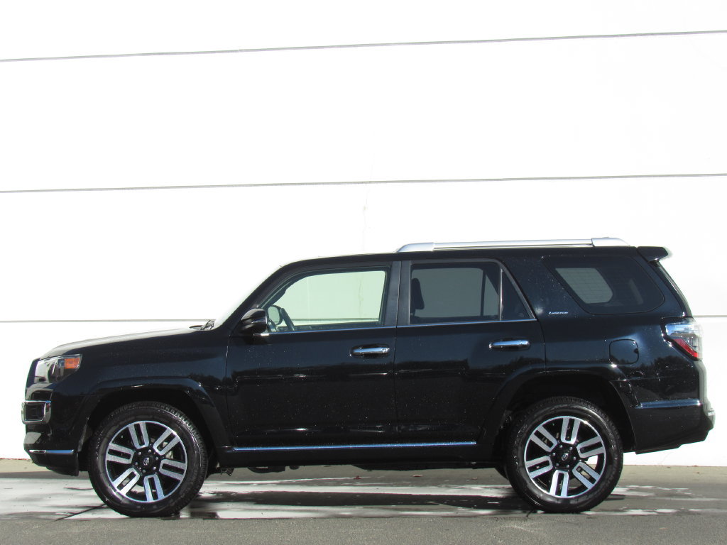 Used 2023 Toyota 4Runner Limited AWD/4WD image 4