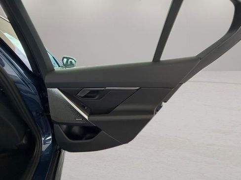 Used 2025 BMW 530i w/ Premium Package image 31