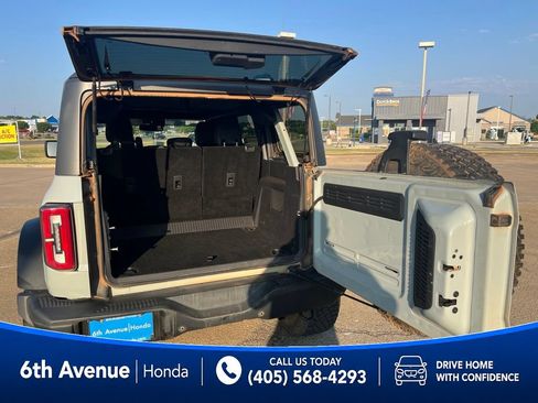 Used 2023 Ford Bronco Badlands w/ Sasquatch Package AWD/4WD image 13