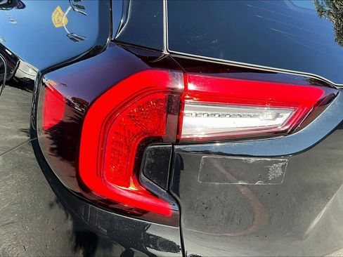 Used 2022 GMC Terrain AT4 image 28