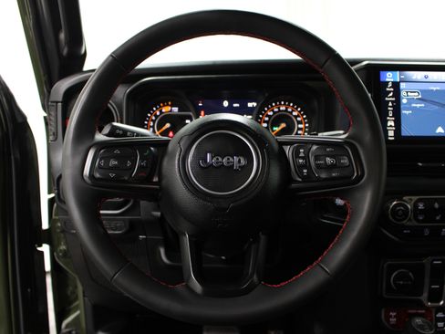 Used 2024 Jeep Wrangler Unlimited Rubicon w/ XTREMEE 35" Tire Package AWD/4WD image 10