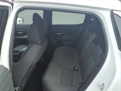 Certified 2025 Nissan Kicks SV AWD/4WD image 25