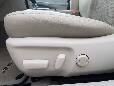 Used 2013 Toyota Camry XLE image 13