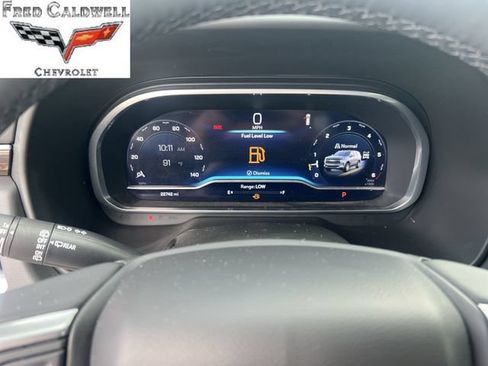 Used 2023 Chevrolet Tahoe Premier AWD/4WD image 18