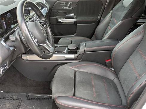 Used 2021 Mercedes-Benz GLB 250 4MATIC w/ AMG Line image 16