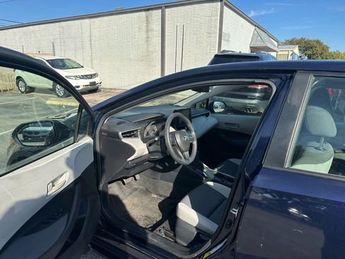 Used 2023 Toyota Corolla LE image 11