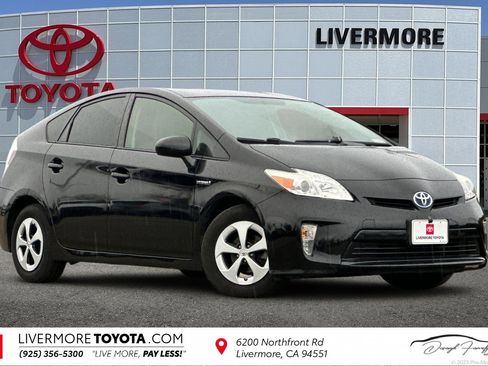 Used 2015 Toyota Prius Three image 1