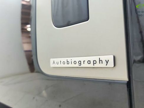 Used 2024 Land Rover Range Rover Autobiography AWD/4WD image 18