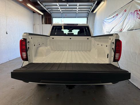 New 2026 GMC Sierra 1500 Elevation image 7