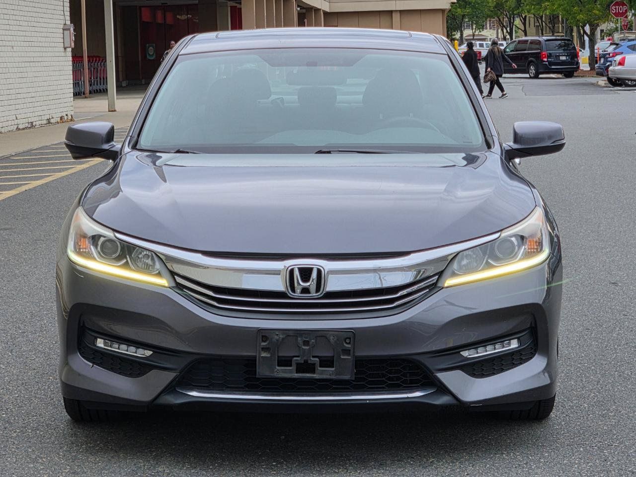 Used 2017 Honda Accord EX image 2