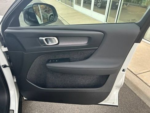 Used 2025 Volvo XC40 B5 Plus AWD/4WD image 14