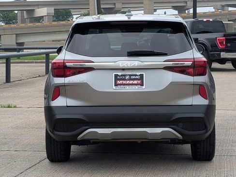Used 2023 Kia Seltos LX AWD/4WD image 5
