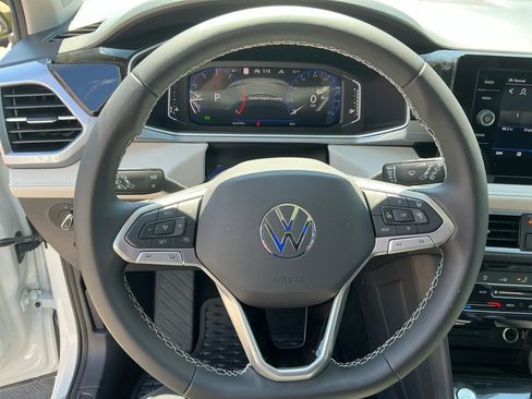 New 2025 Volkswagen Taos SEL image 10