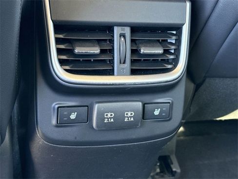 Used 2022 Subaru Outback Limited w/ Popular Package #2 image 11
