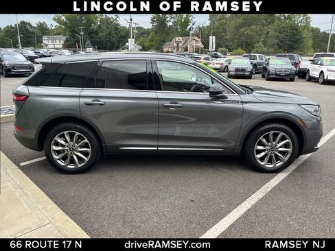 Used 2022 Lincoln Corsair AWD w/ Premium Package image 7