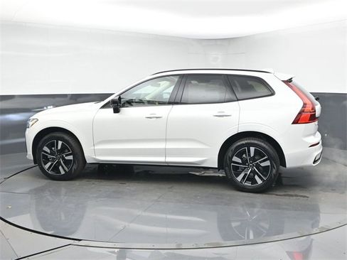 New 2026 Volvo XC60 B5 Core w/ Climate Package image 5