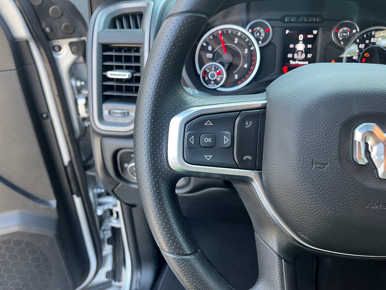 New 2026 RAM 2500 Tradesman AWD/4WD image 15