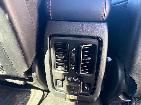 Used 2023 Dodge Durango GT image 11