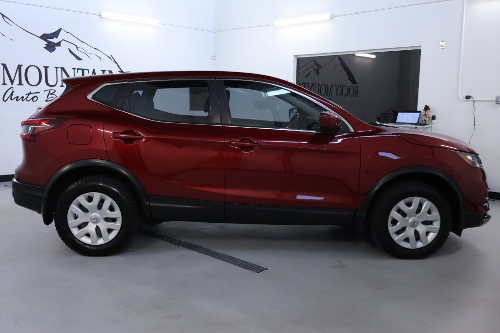 Used 2020 Nissan Rogue Sport S FWD image 8