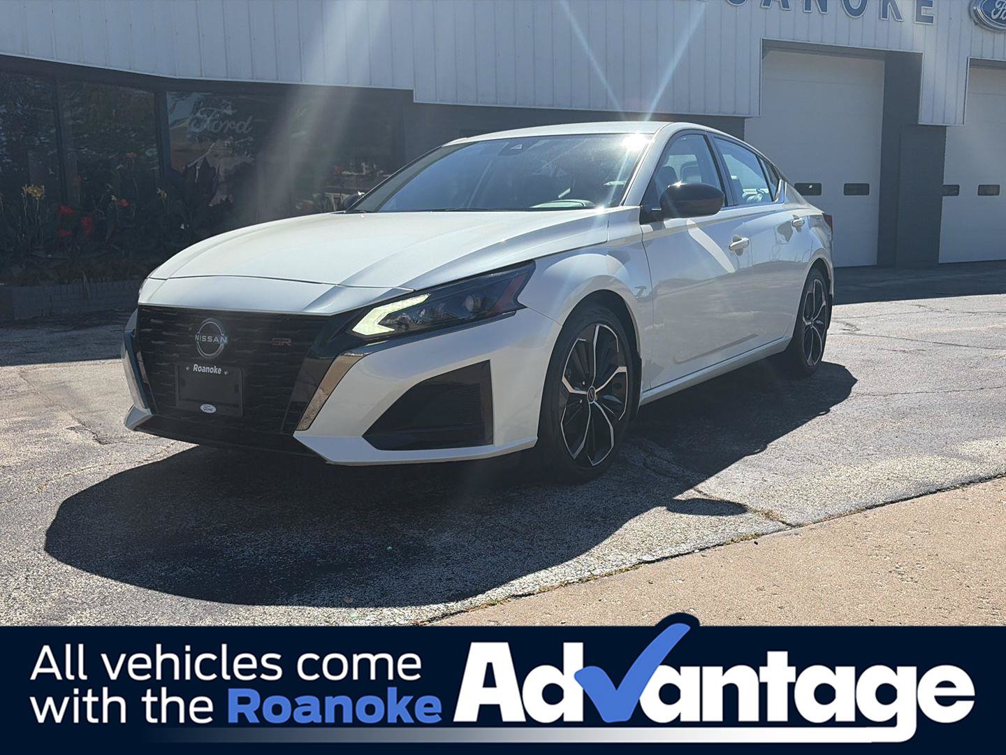 Used 2023 Nissan Altima 2.5 SR FWD image 1