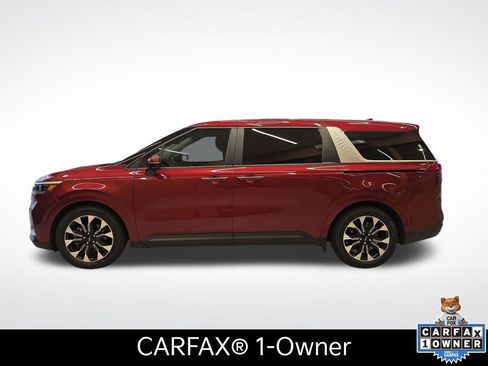 Used 2024 Kia Carnival EX FWD image 2