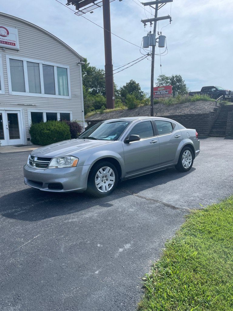 Used 2013 Dodge Avenger SE FWD image 1