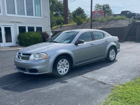 Used 2013 Dodge Avenger SE FWD image 1