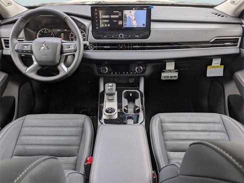 New 2026 Mitsubishi Outlander SE image 17