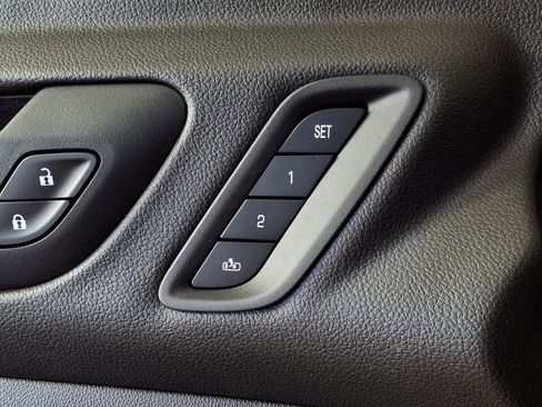 Used 2023 GMC Acadia Denali w/ Denali Ultimate Package image 17