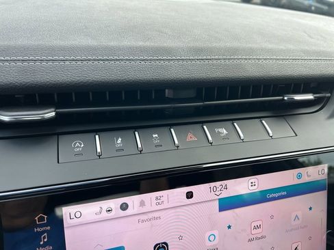 New 2026 Jeep Grand Cherokee Altitude AWD/4WD image 40