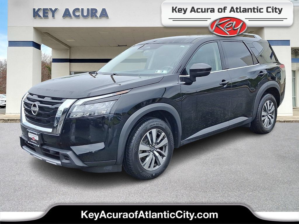 Used 2025 Nissan Pathfinder SL AWD/4WD image 1