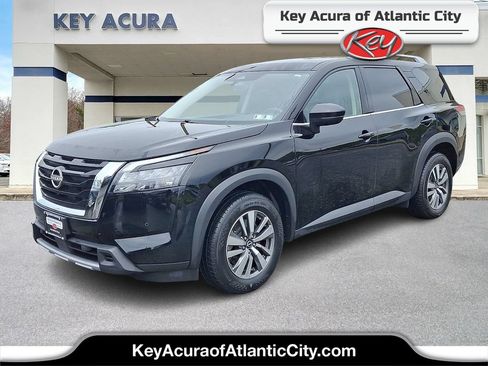 Used 2025 Nissan Pathfinder SL AWD/4WD image 1