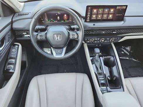 Used 2025 Honda Accord Touring image 19