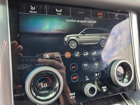 Used 2019 Land Rover Range Rover Sport Supercharged AWD/4WD image 26