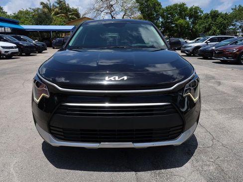 Used 2024 Kia Niro LX FWD image 8
