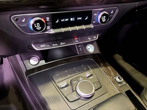 Used 2020 Audi Q5 2.0T Premium w/ Convenience Package AWD/4WD image 15