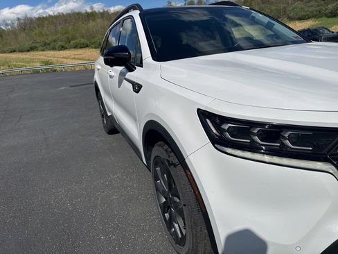 Used 2023 Kia Sorento SX Prestige image 9